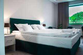 Отель Hotel Promenada Biznes & Wypoczynek Радом Улучшенный двухместный номер с 1 кроватью-1